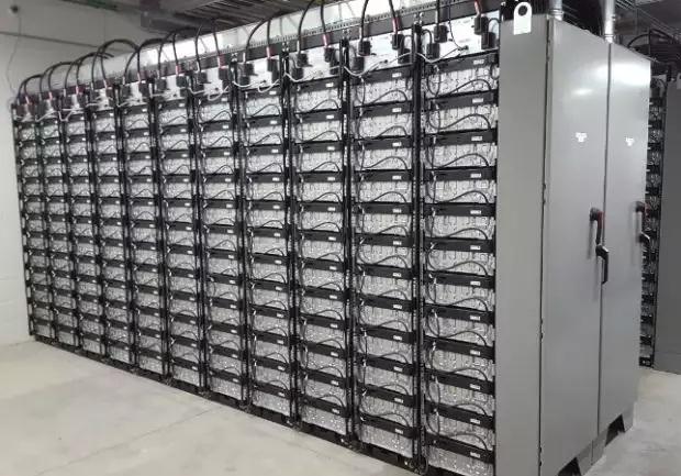 Солнечная батарея на балконе: использование аккумуляторов - 1 Солнечная батарея на балконе: использование аккумуляторов - 1