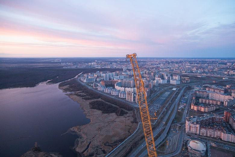 Вид на Юнтолово с крана Лахта Центра