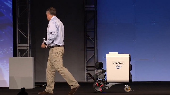 Робот-сегвей Loomo Go создан компанией Segway Robotics, чтобы помогать людям 
