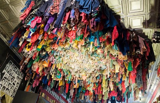 Финские ученые научились перерабатывать одежду из сложных тканей Финские ученые научились перерабатывать одежду из сложных тканей