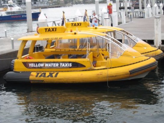 Французские изобретатели создали водное такси