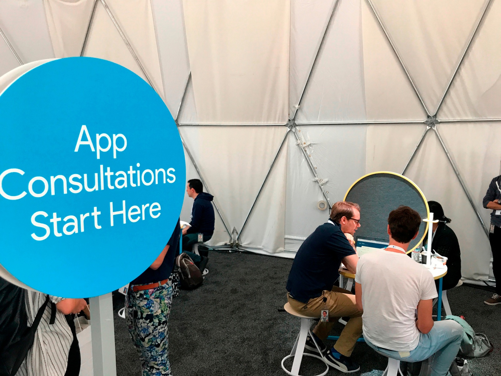 Экскурсия по площадке Google I-O - 17 Экскурсия по площадке Google I-O - 17