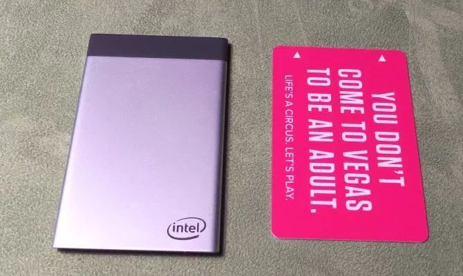 Появились подробности о ПК Intel Compute Card