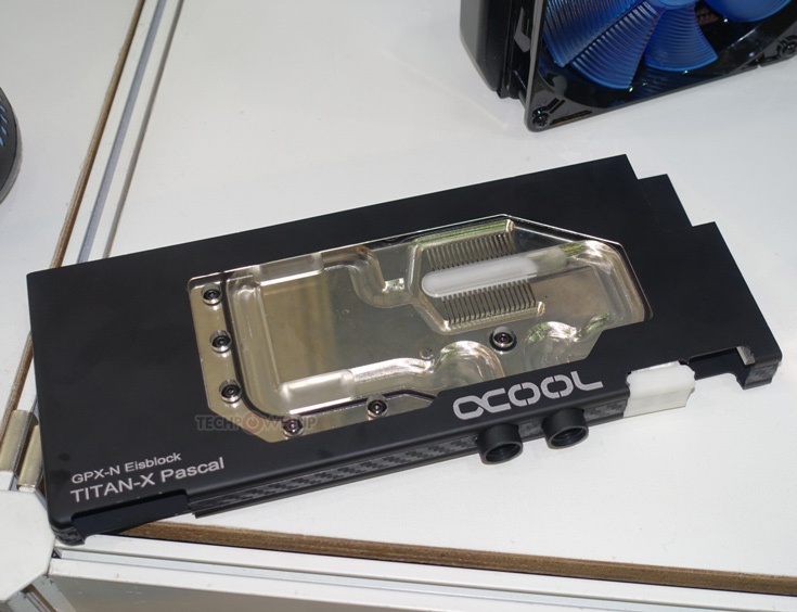 Основание водоблока Alphacool Eisblock GPX-N изготовлено из меди и никелировано