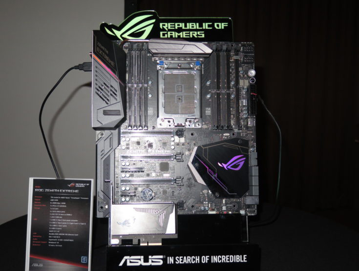 Плата Asus ROG X399 Zenith Extreme поддерживает фирменную технологию полноцветной подсветки Asus Aura Sync