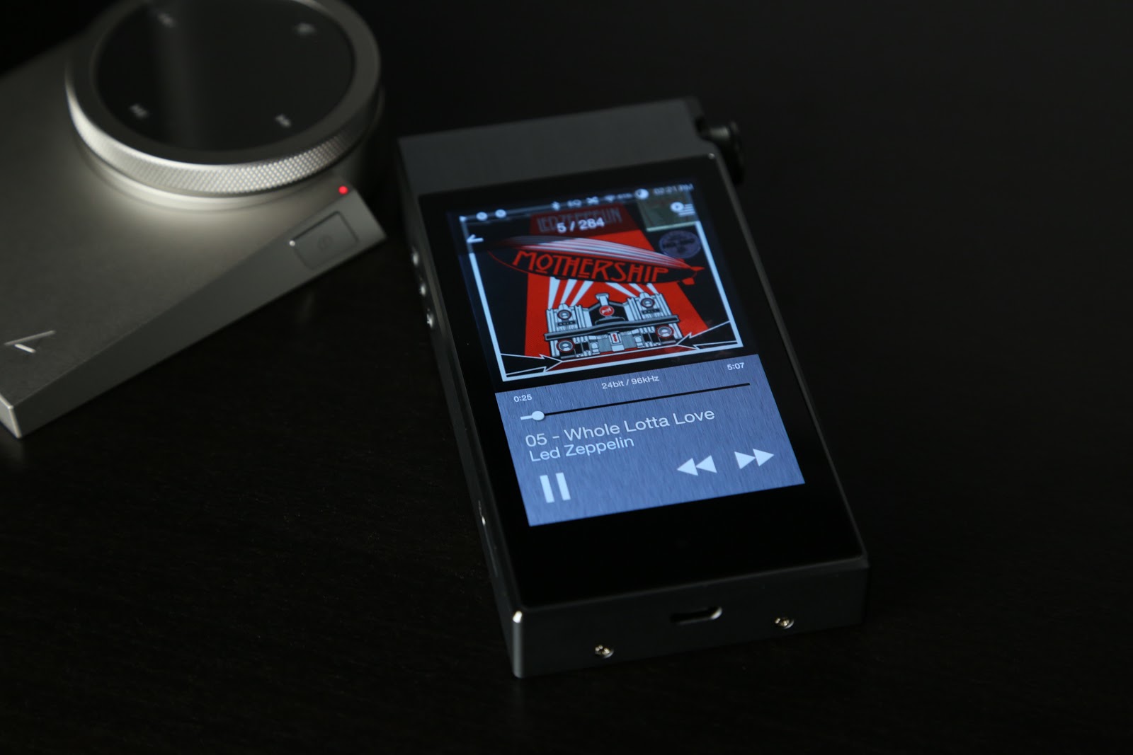 На четырех колесах: аудиоплеер Astell&Kern AK100 II и пульт AK RM01 - 33