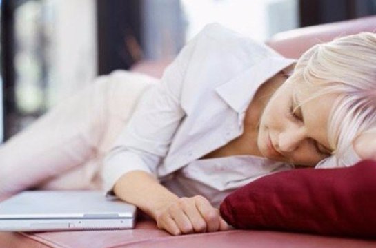 Дневной сон вредит организму Дневной сон вредит организму