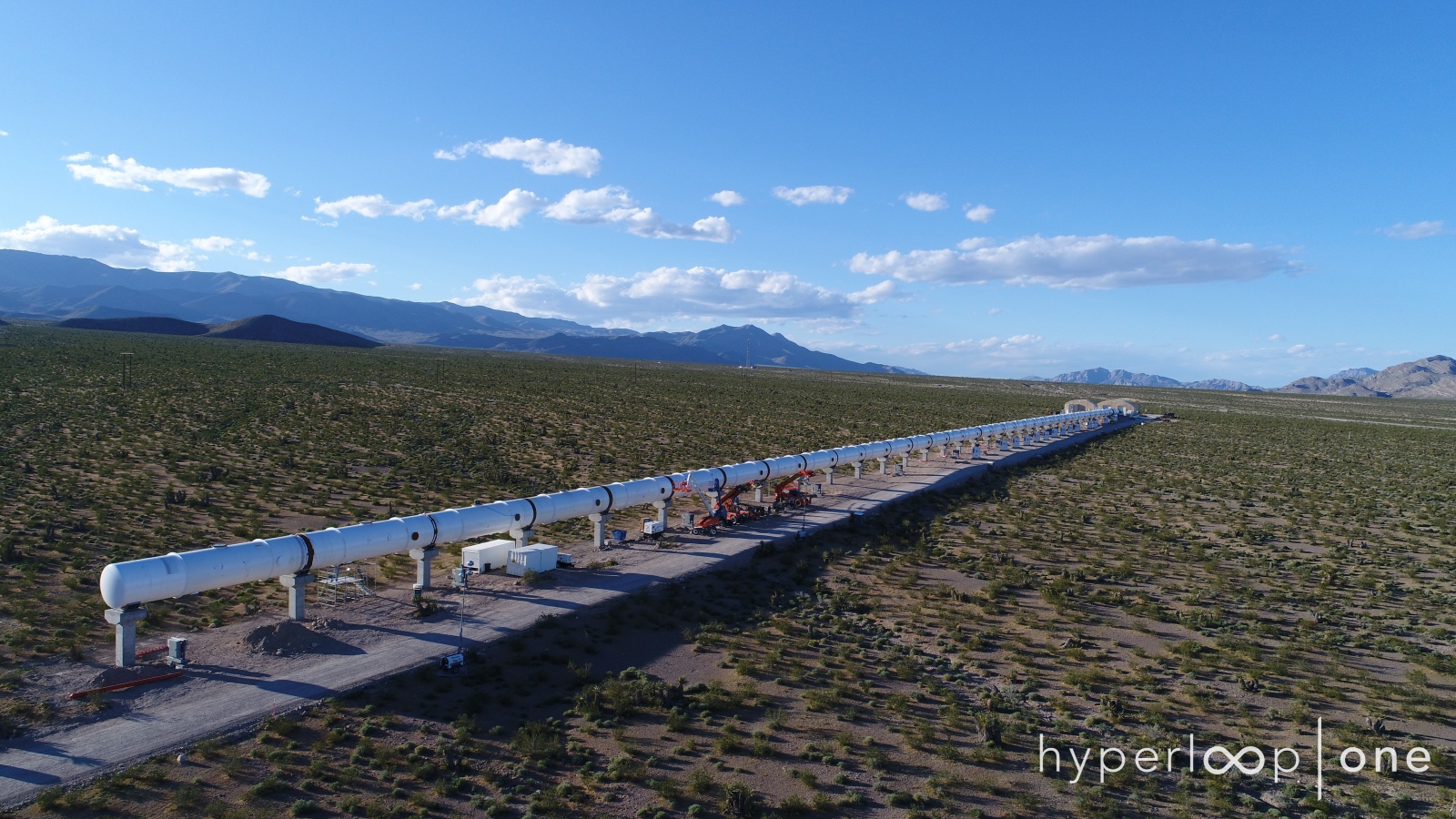 Hyperloop One впервые разогнала левитирующее шасси в техническом вакууме - 1