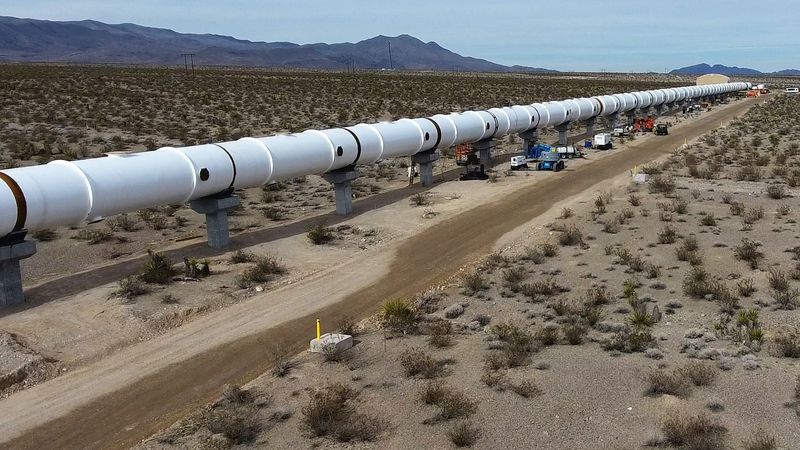 Илон Маск хочет создать собственный Hyperloop - 3