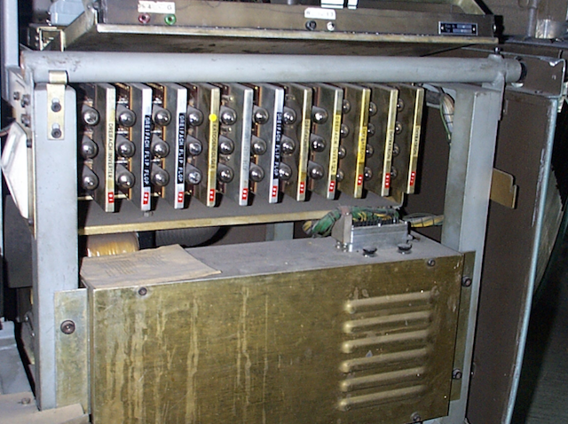 Первые персональные вычислительные машины: LPG-30, Bendix G-15 - 9