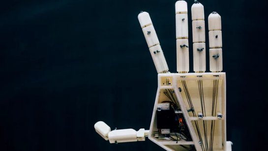Ученые разработали роботизированного переводчика жестового языка