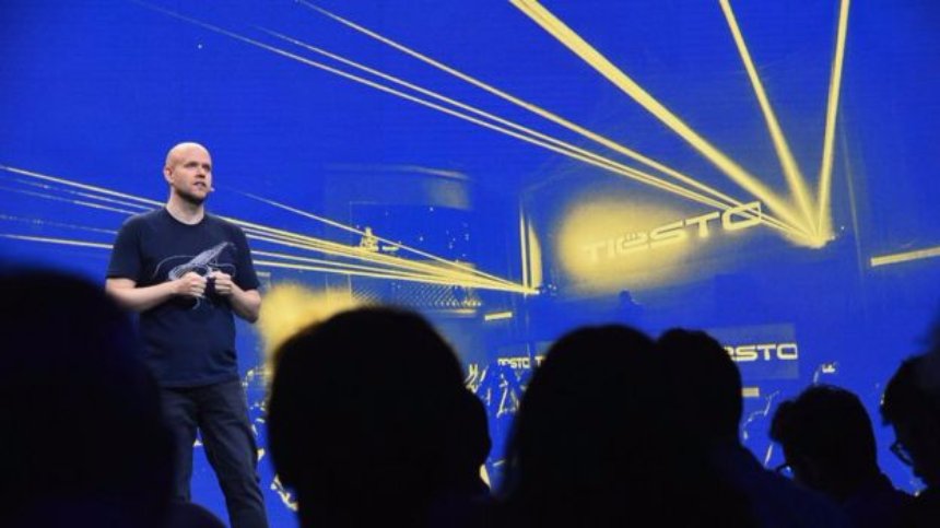 Spotify подписывает важную сделку Warner Music Spotify подписывает важную сделку Warner Music