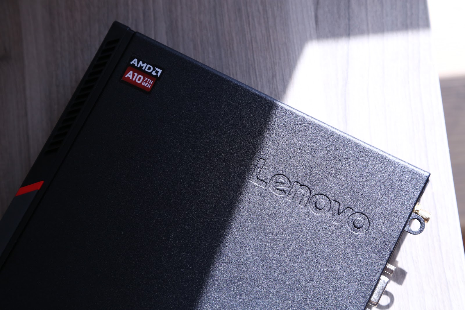 Lenovo ThinkCentre M715q Tiny: волчонок в овечьей шкуре - 1