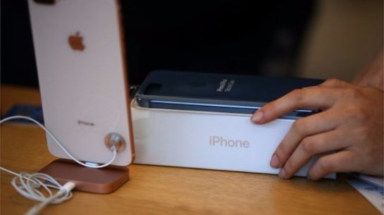 Apple расследует инцидент с распухшими батареями в iPhone 8 Plus