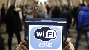 В интернет — по паспорту. Публичные Wi-Fi в России привяжут к порталу госуслуг - 1