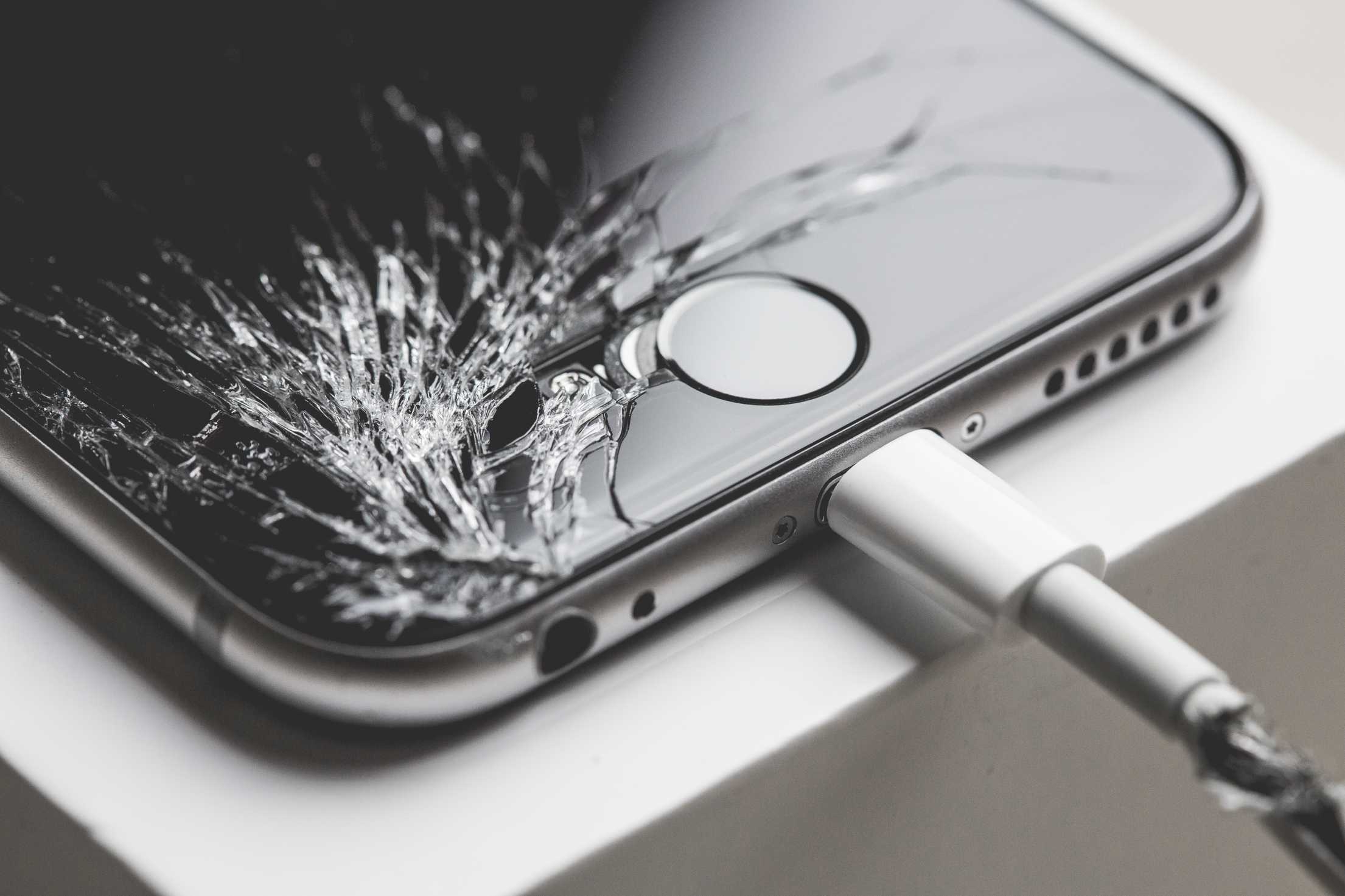 Апдейт iOS 11.0.3 показал, что Apple может отключать свои телефоны с неоригинальным дисплеем - 1