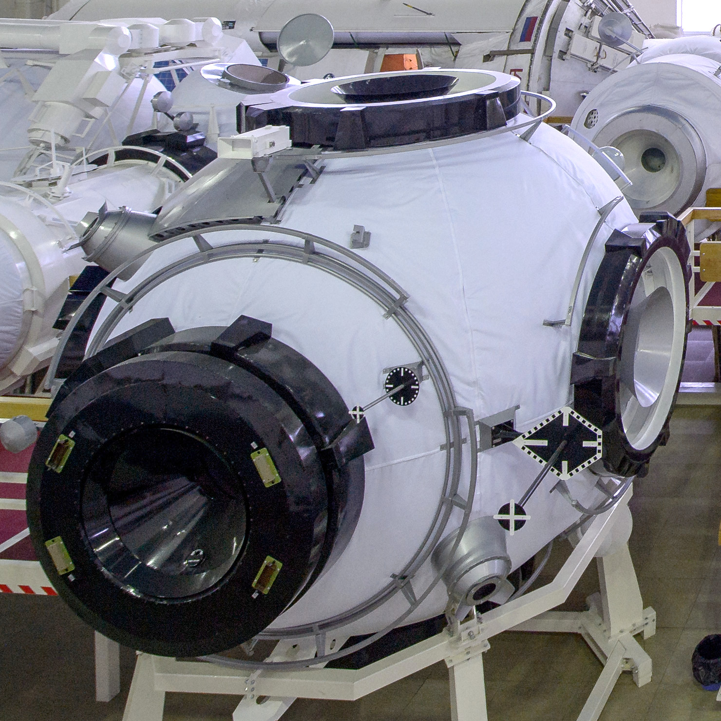 «Роскосмосу» доверили строительство шлюзового модуля на Международной лунной орбитальной станции - 3