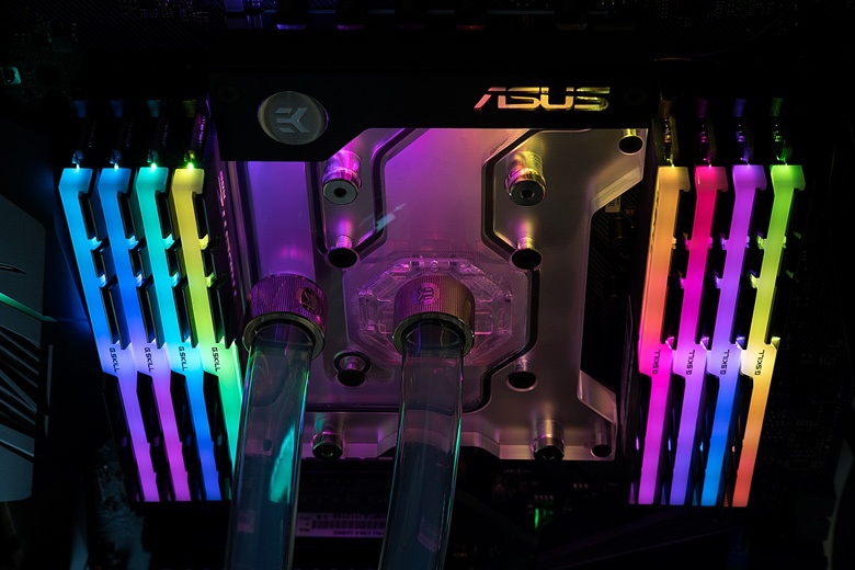 EK-FB ASUS ROG ZE RGB Monoblock можно использовать даже с помпами небольшой мощности