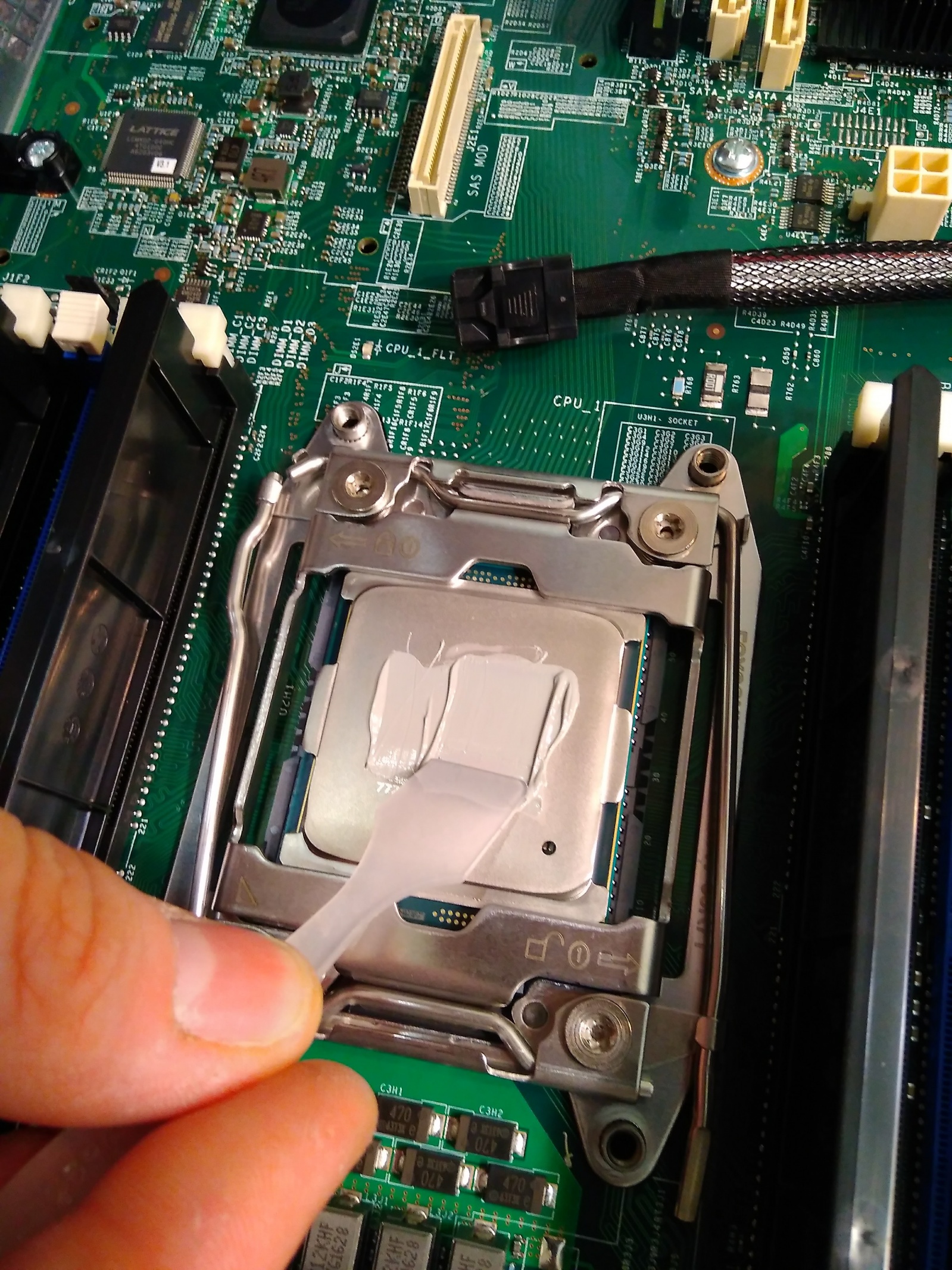 Покупка современного сервера Intel c NVMe P4800X - 9