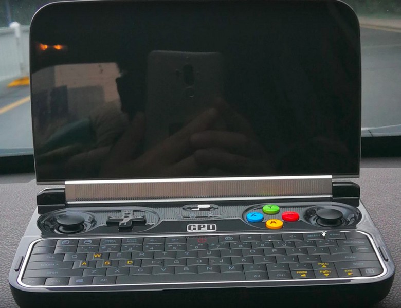 Появилась первая фотография преемника портативной приставки GPD Win