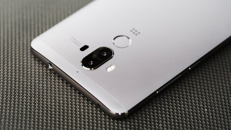 Huawei нарастила продажи смартфонов на 19%