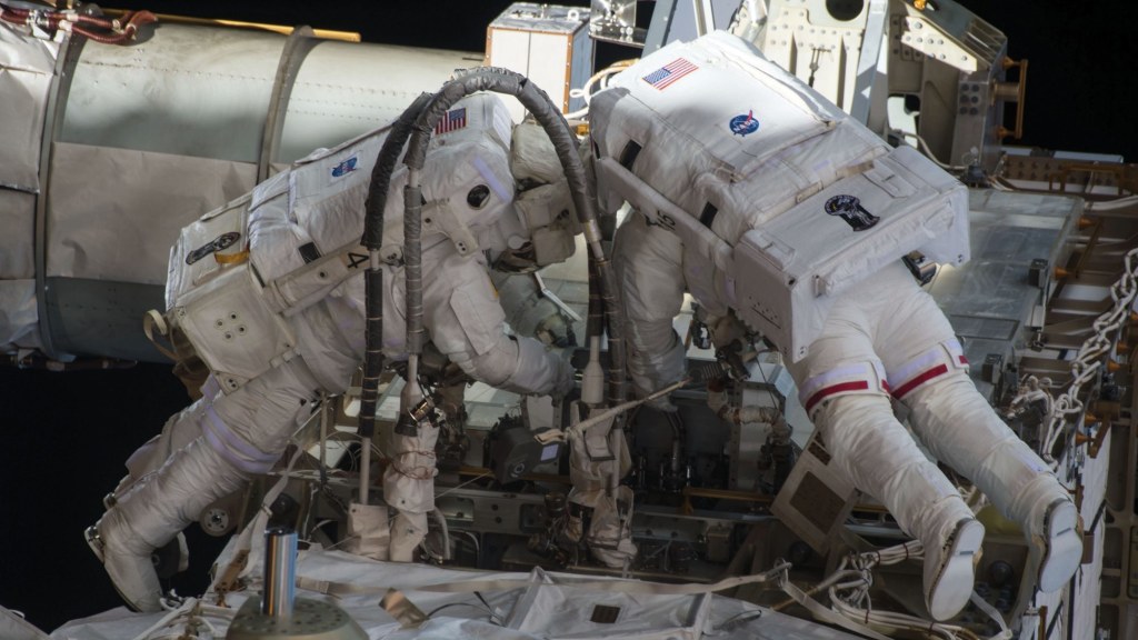 Космонавт Скотт Келли рассказывает о разрушительном эффекте космоса, где он провёл год - 5
