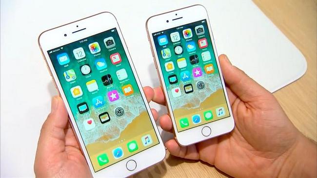 Владельцы смартфонов iPhone 8 несут их в магазины в обмен на iPhone X 