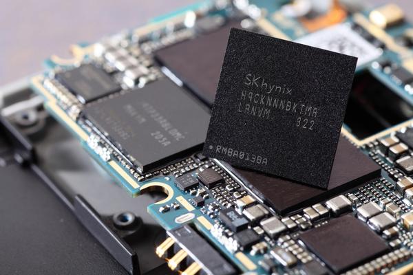 Hynix построит вторую фабрику в Китае, где будут производить память DRAM