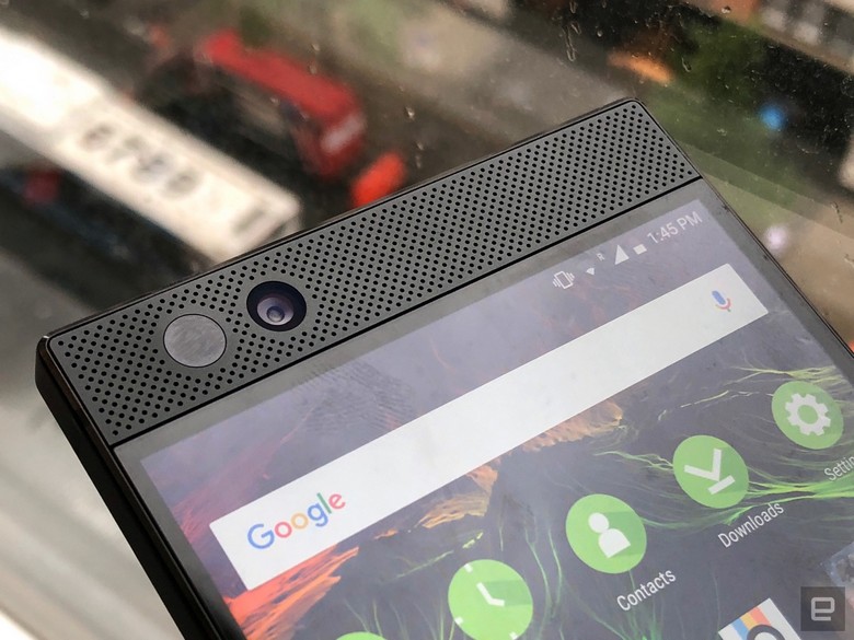 Razer Phone получил большой экран, большой аккумулятор и очень много ОЗУ