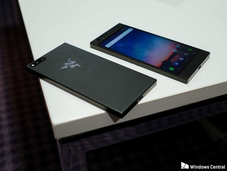 Razer Phone получил большой экран, большой аккумулятор и очень много ОЗУ