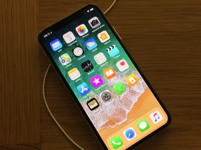 Apple предупреждает, что дисплей смартфона iPhone X может «выгорать»
