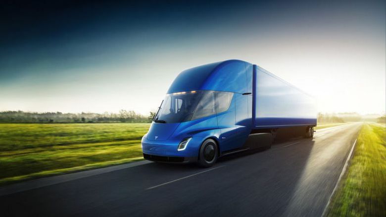 На видео засняли разгон Tesla Semi