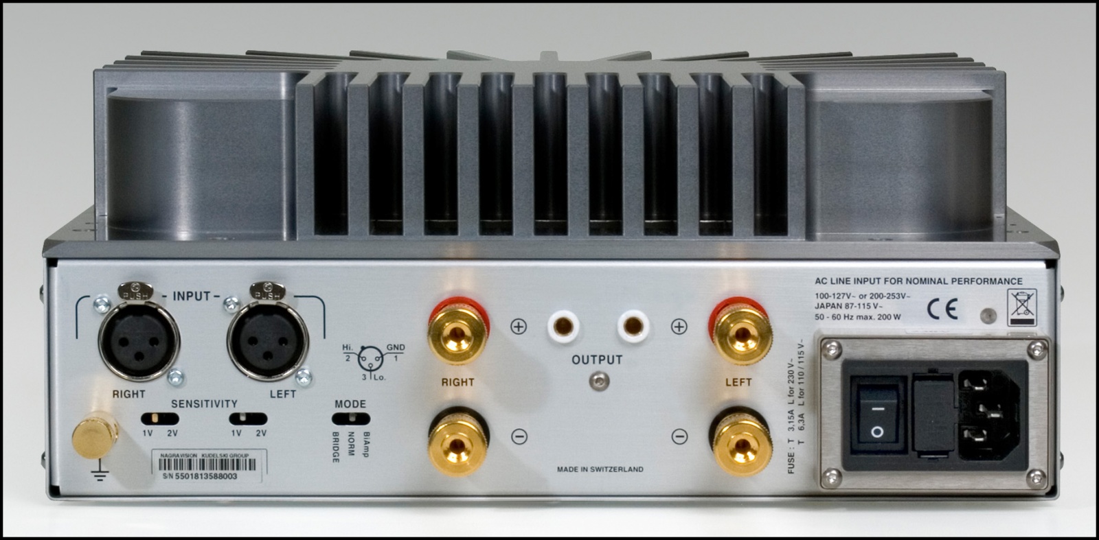 Дизайн и звук: классика модерна, британский ответ Японии, кассетник “космической эры” и брутальные швейцарцы - 11 Дизайн и звук: классика модерна, британский ответ Японии, кассетник “космической эры” и брутальные швейцарцы - 11