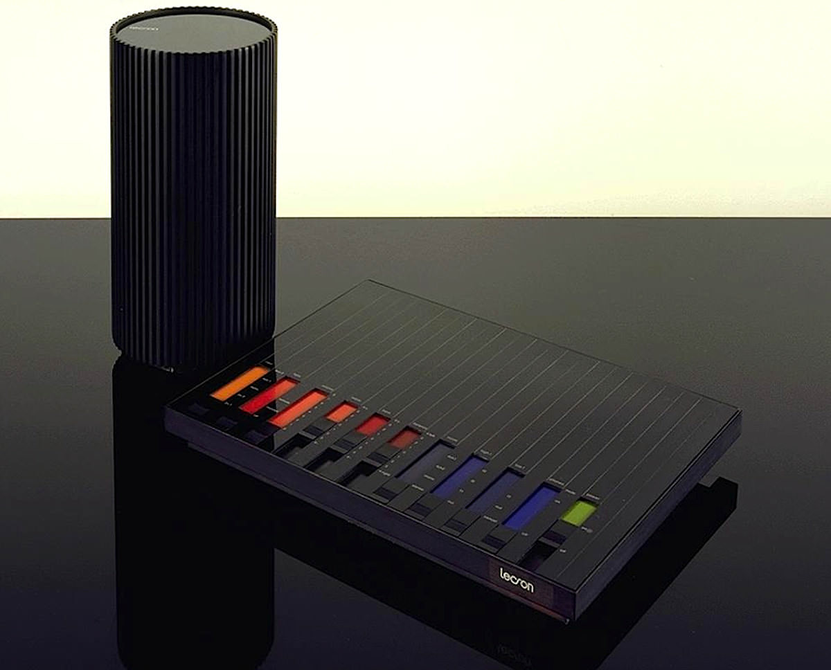 Дизайн и звук: классика модерна, британский ответ Японии, кассетник “космической эры” и брутальные швейцарцы - 5 Дизайн и звук: классика модерна, британский ответ Японии, кассетник “космической эры” и брутальные швейцарцы - 5