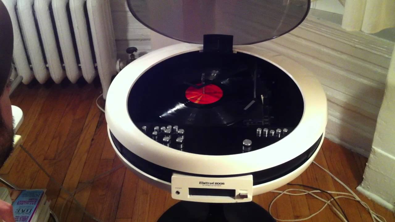 Дизайн и звук: классика модерна, британский ответ Японии, кассетник “космической эры” и брутальные швейцарцы - 7 Дизайн и звук: классика модерна, британский ответ Японии, кассетник “космической эры” и брутальные швейцарцы - 7