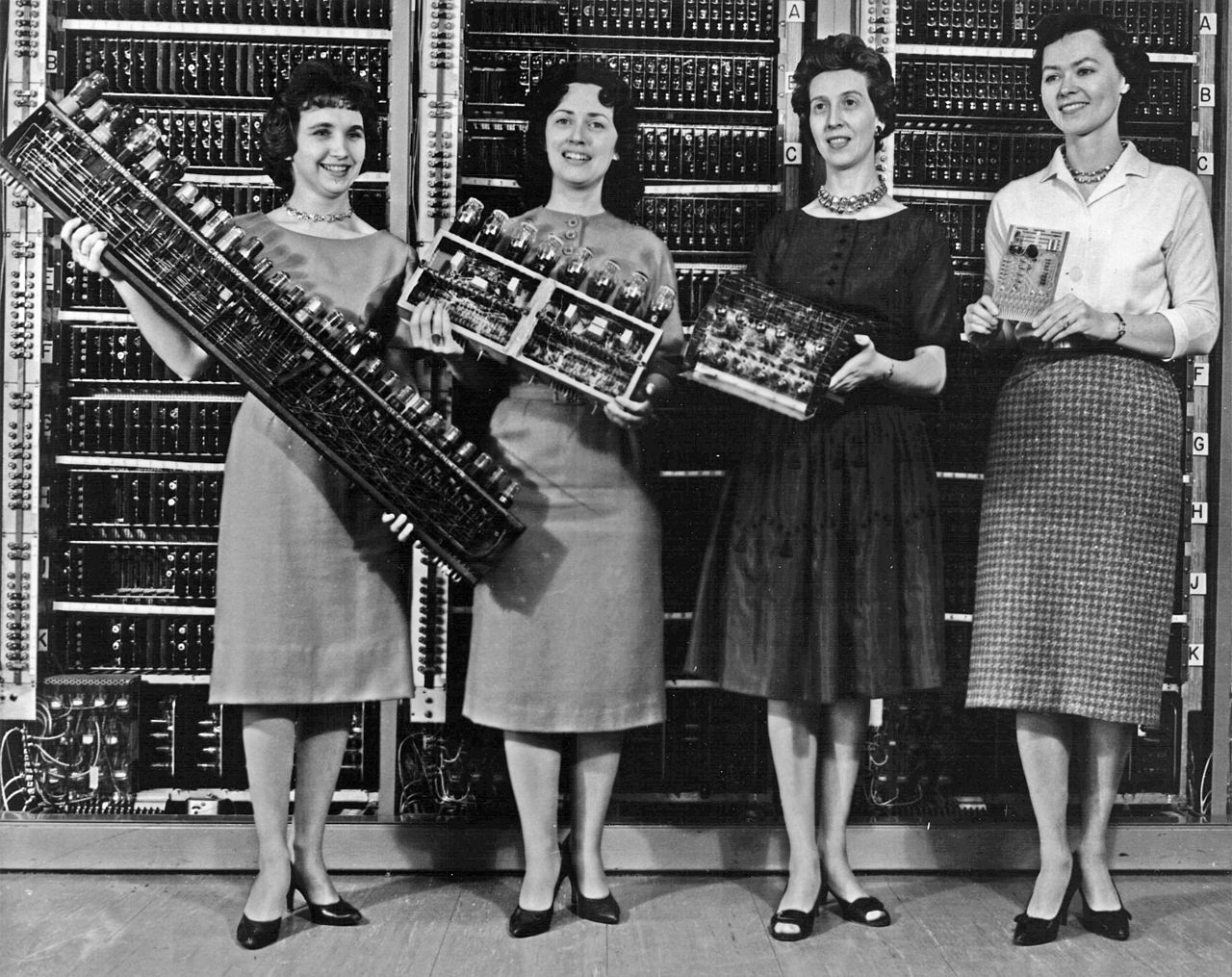 Электронные компьютеры, часть 3: ENIAC - 1