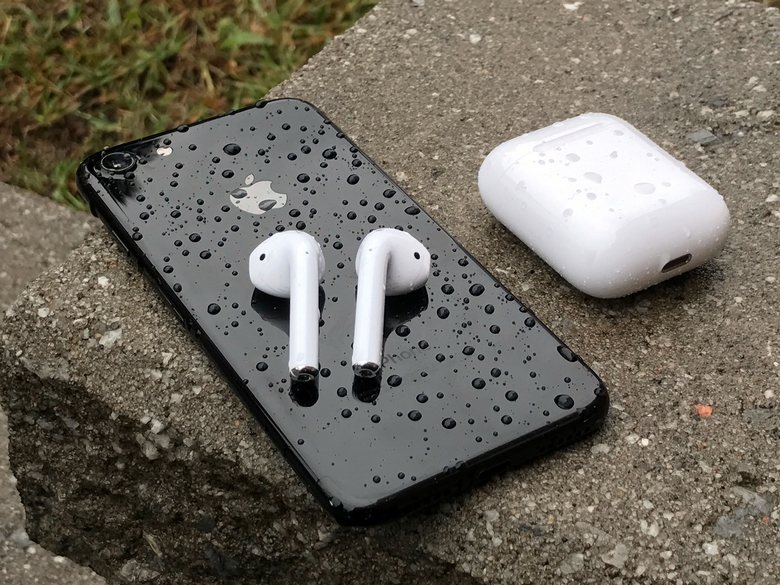 Apple сможет продать до 28 млн AirPods в следующем году