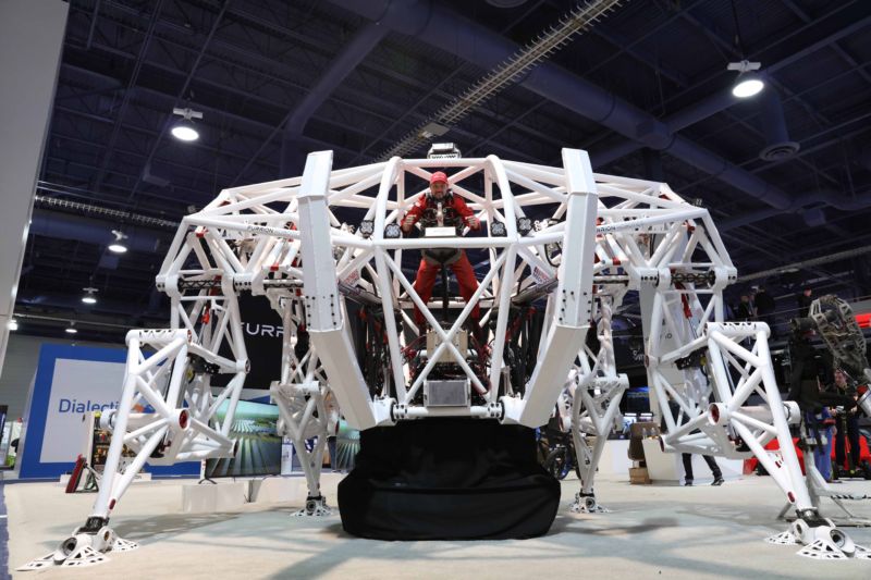 Подробности создания управляемого человеком спортивного робота весом 3600 кг - 1