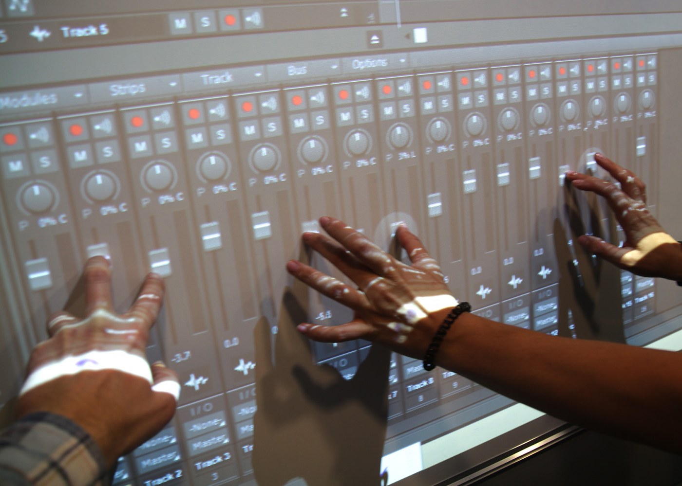 Интерактивному проектору – интерактивный софт! Часть вторая – мультитач и ПО для обучения - 3 Интерактивному проектору – интерактивный софт! Часть вторая – мультитач и ПО для обучения - 3