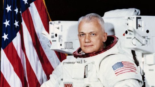 Первый космонавт, летавший в открытом космосе, умер в возрасте 80 лет