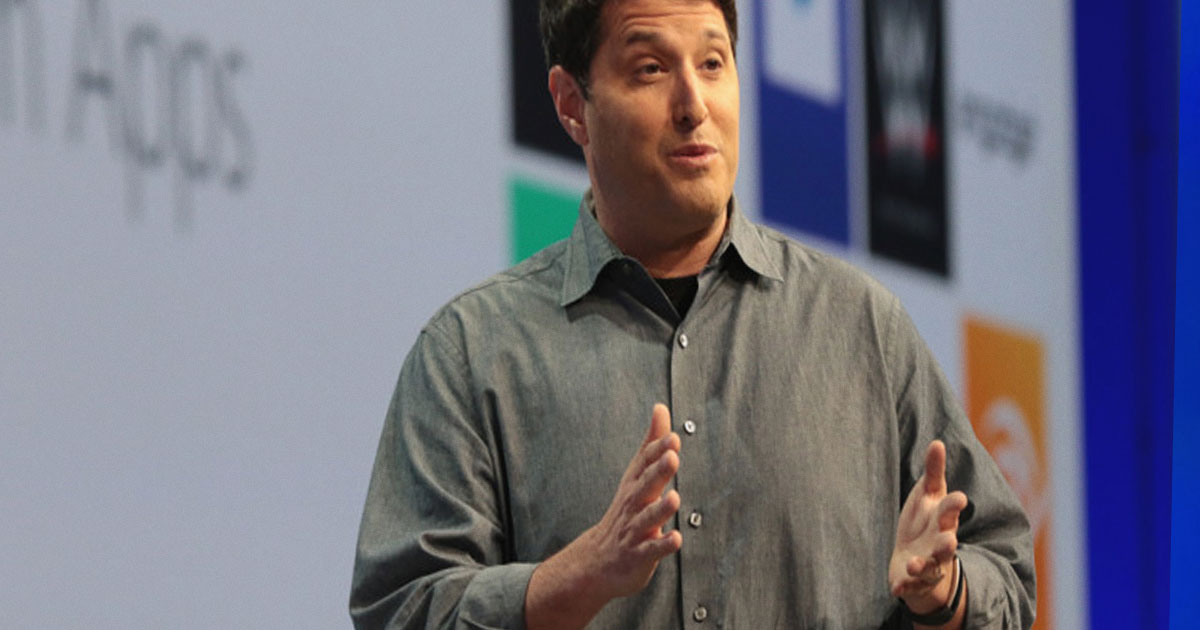 Microsoft признала, что устранение уязвимости процессоров Intel замедлит часть старых ПК - 1 Terry-Myerson-аплодирует