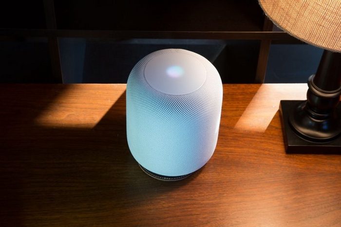 20-долларовая подставка Pad & Quill убережет мебель от следов АС Apple HomePod