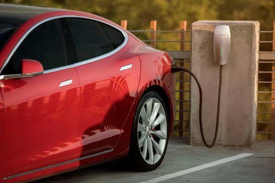 Tesla предоставит бесплатные зарядные станции служебным автостоянкам