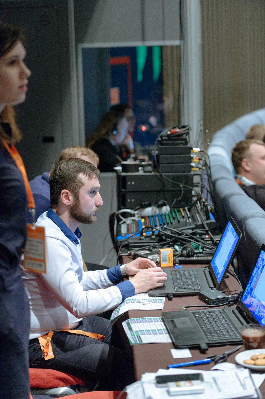 Заработок криптобиржи, торговля через брокера и HyperLedger Fabric: о чем говорили на блокчейн-конференции в Петербурге - 17