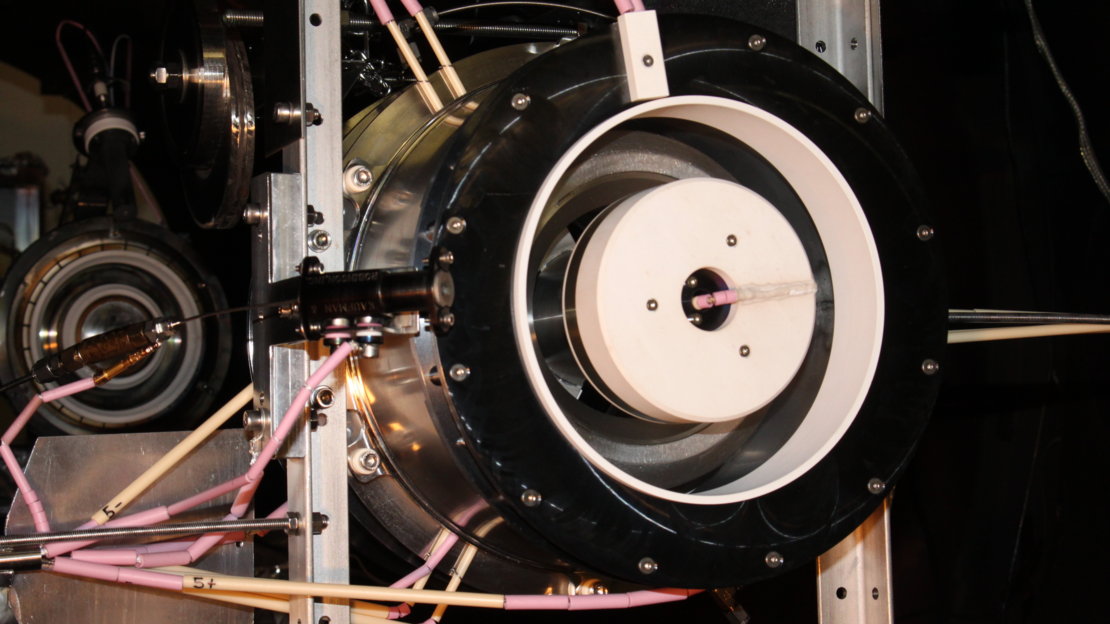 ESA провело испытания ионного двигателя, работающего на воздухе - 7