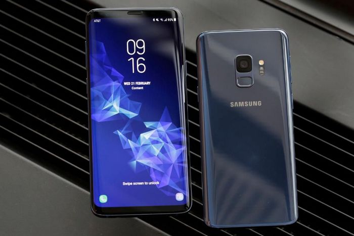 Samsung утверждает, что Galaxy S9 по уровню предзаказов не уступает Galaxy S8