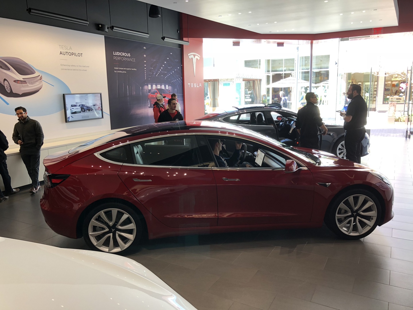Знакомство с Tesla Model 3 - 11