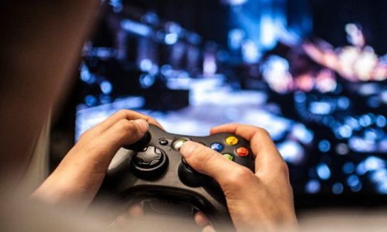 Агрессивные видеоигры вредят детям и подросткам, но на взрослых не действуют