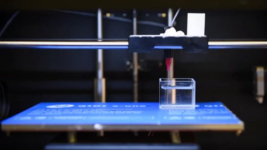 Суперпокрытие позволяет печатать жидкие трехмерные структуры в других жидкостях