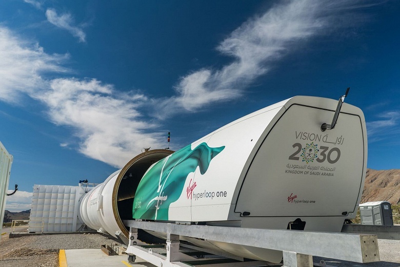 Virgin Hyperloop One показала капсулу Hyperloop Pod, а также, возможно, указала примерную дату запуска первой полноценной линии - 1